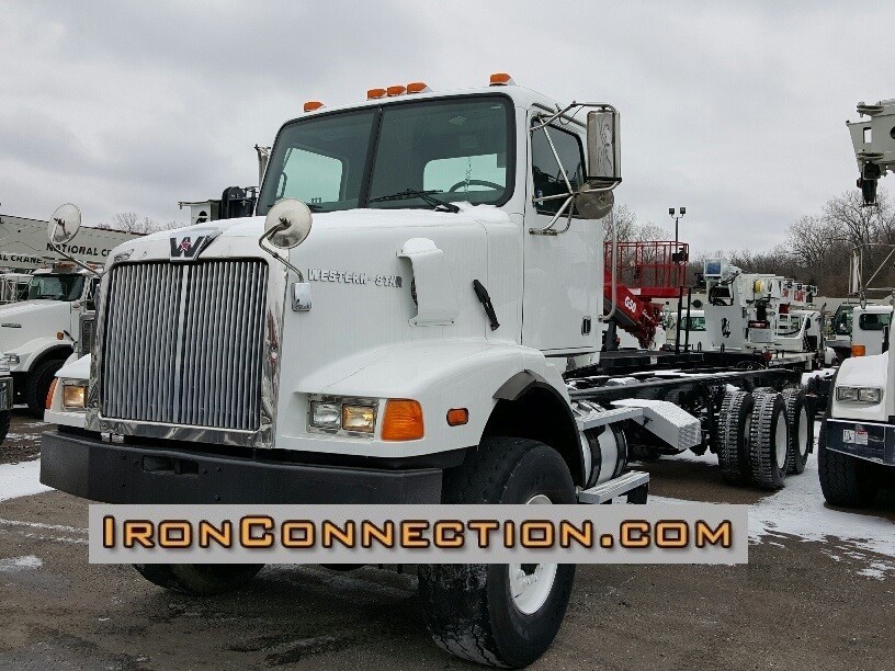 2005 Western Star 4900  Cab Chassis