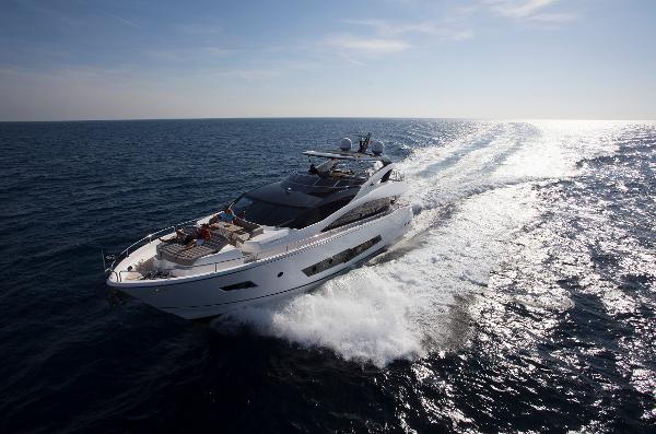 2016 Sunseeker 86 Yacht