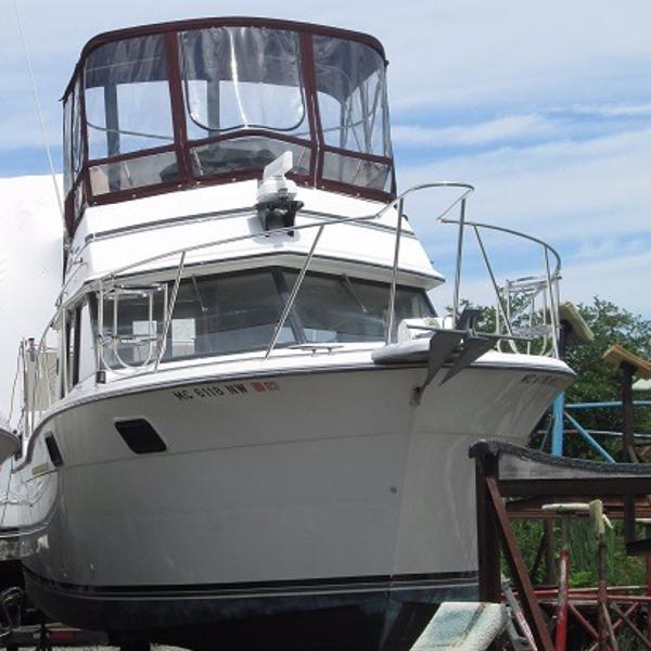 1989 Carver 3207 AFT CABIN MOTOR YACHT