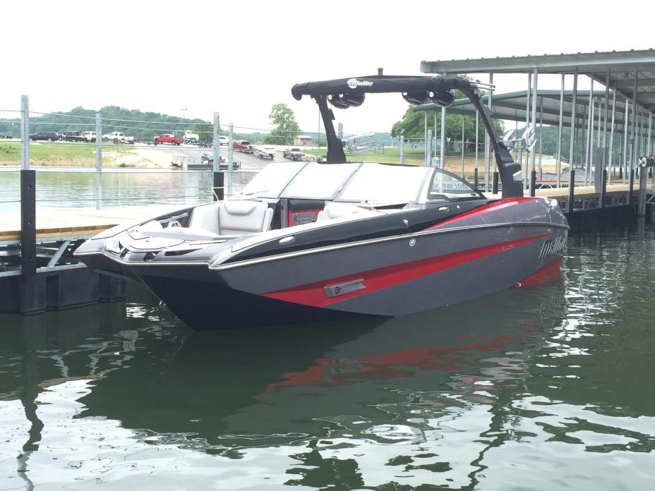 2016 Malibu Boats LLC M235