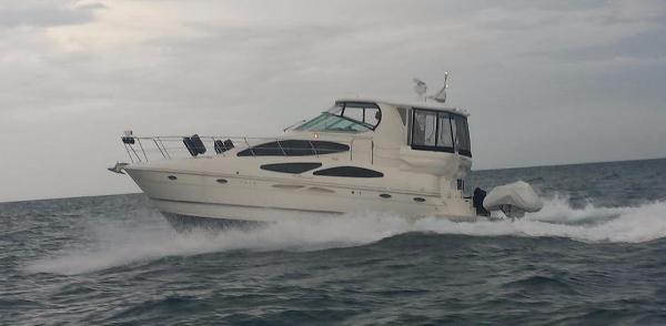 2008 Cruisers Yachts 415 Express Motoryacht