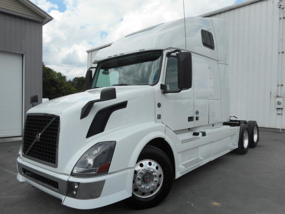 2015 Volvo Vnl  Conventional - Sleeper Truck