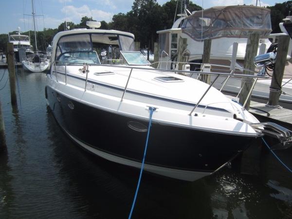 2006 Rinker 390 Express Cruiser