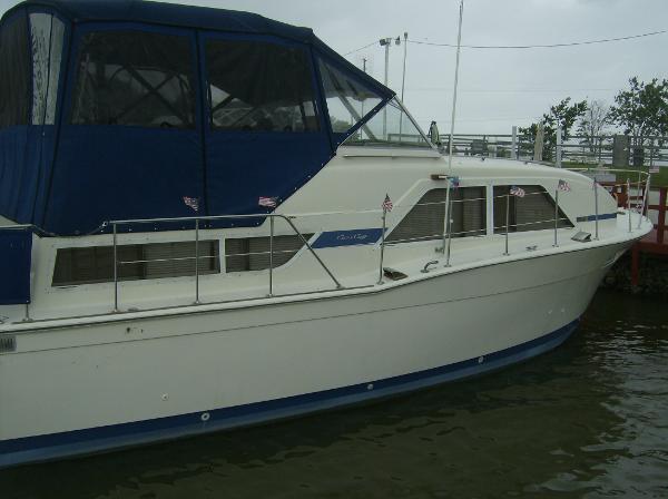 1977 Chris-Craft 35 Double Cabin