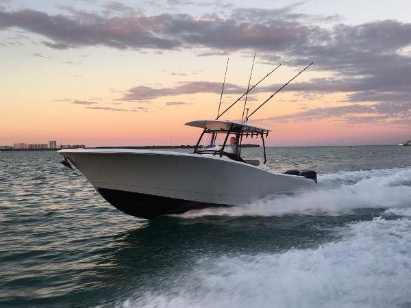 2016 Mag Bay Yachts 33 Center Console