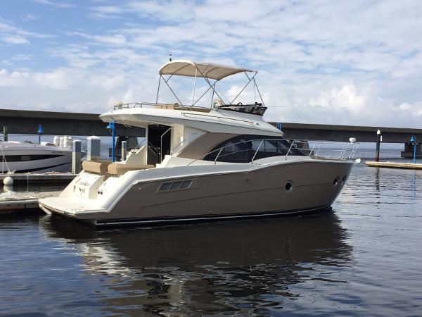 2013 CARVER YACHTS 34