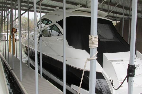 2014 Cruisers Yachts 540 Sports Coupe