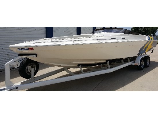 2001 Commander Boats Signature