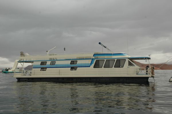 1989 Boatel Multi Owner Houseboat