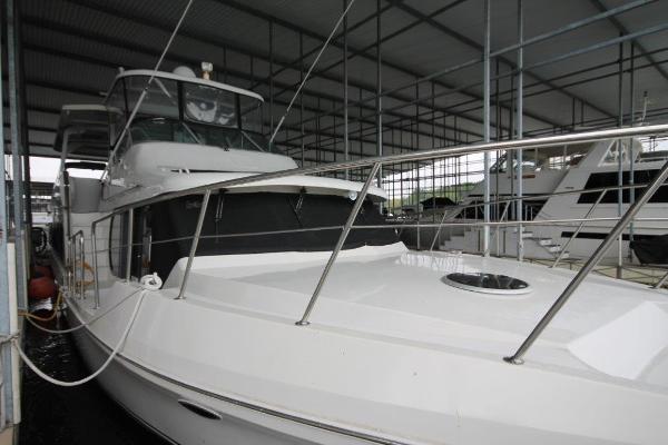 1996 Bluewater Yachts Bluewater 623
