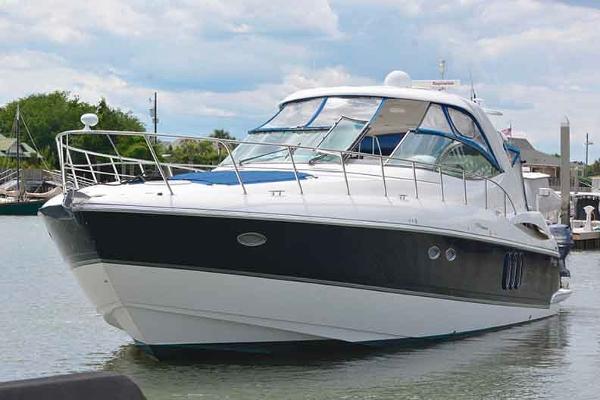 2005 Cruisers Yachts 500 Express