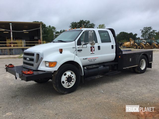 2009 Ford F-750 Super Duty  Flatbed Truck