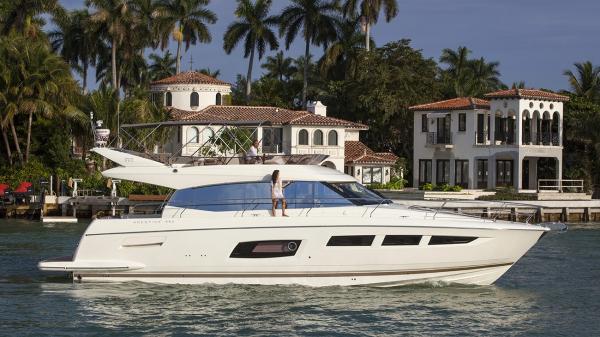 2016 Prestige Yachts 550 Flybridge