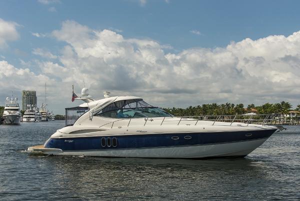 2005 Cruisers Yachts 52 Cruisers