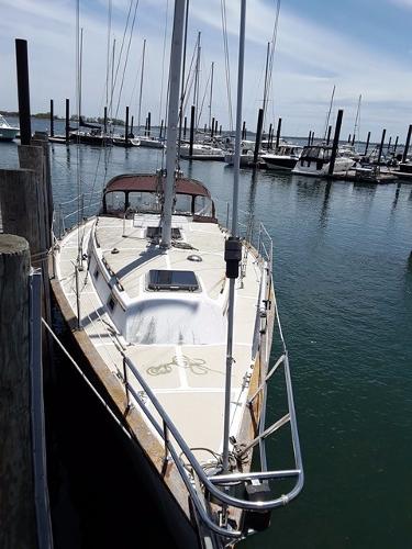 1983 Endeavour 35 Sloop