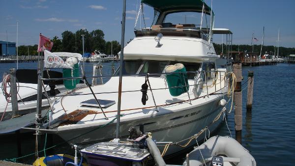 1984 Sea Ray 360 Aft Cabin