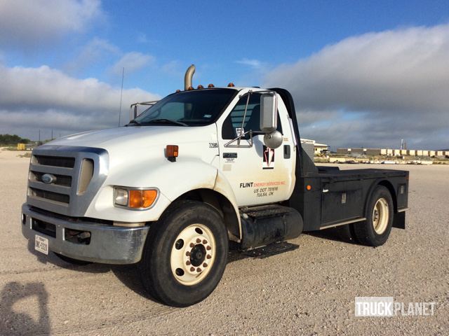 2009 Ford F750 Super Duty  Flatbed Truck