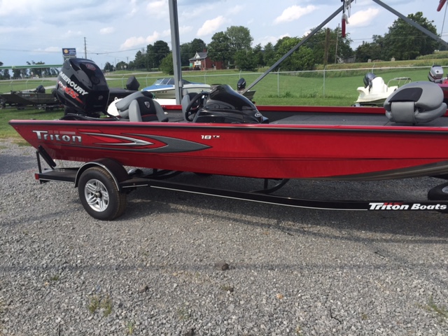 2015 TRITON BOATS 18 TX