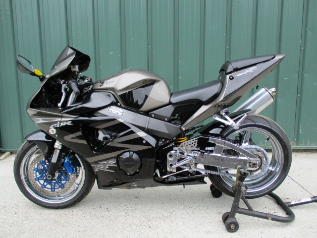 2003 Honda CBR 954RR WITH CHROME RIMS AND MANY