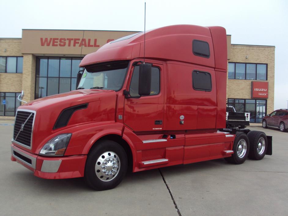 2011 Volvo Vnl780  Conventional - Day Cab