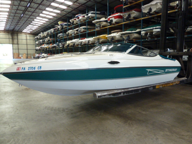 1998 Stingray Boats 200CX