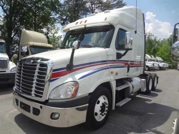 2012 Freightliner Cascadia 125  Conventional - Sleeper Truck