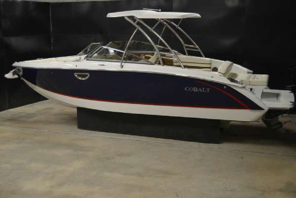 2016 COBALT BOATS R7