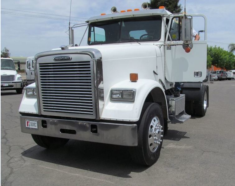 2007 Freightliner Classic  Conventional - Day Cab
