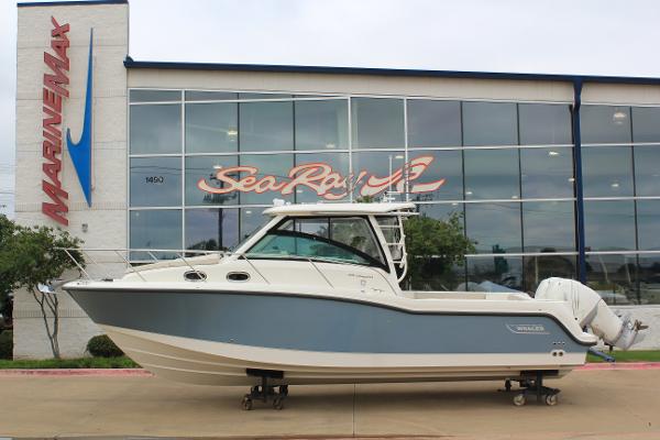 2016 Boston Whaler 315 Conquest