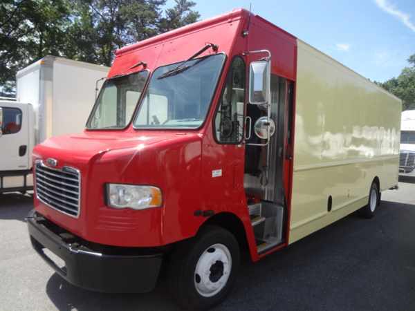 2011 Freightliner Mt55  Box Truck - Straight Truck