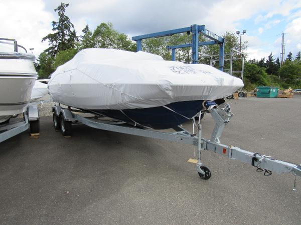 2016 Bayliner 215 Deck Boat