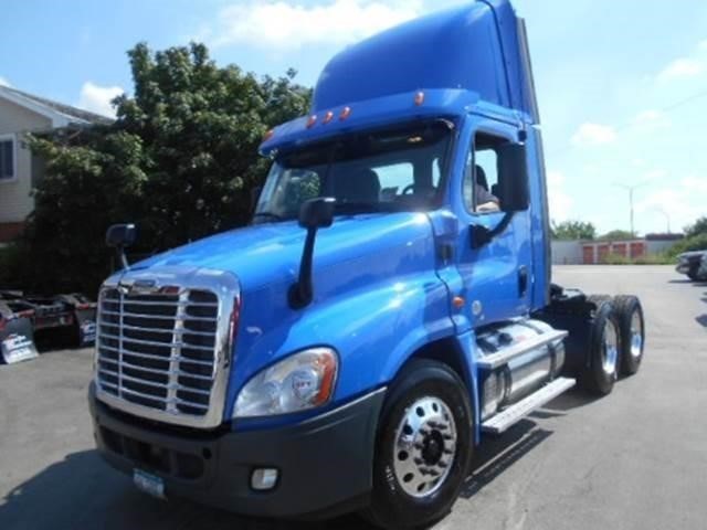 2012 Freightliner Cascadia 125  Conventional - Day Cab