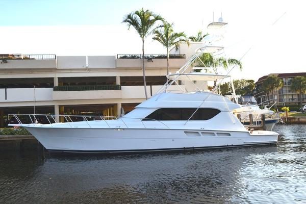 2001 Hatteras 65 Convertible w cats