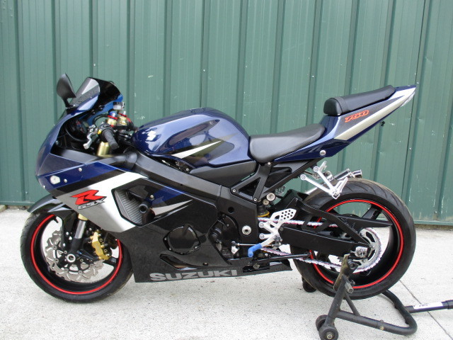 2005 Suzuki GSXR 750 WITH MANY EXTRAS TURN KEY