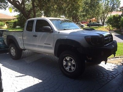 Toyota : Tacoma Base Extended Cab Pickup 3-Door Tacoma 4WD lifted Front , Rear off road bumper