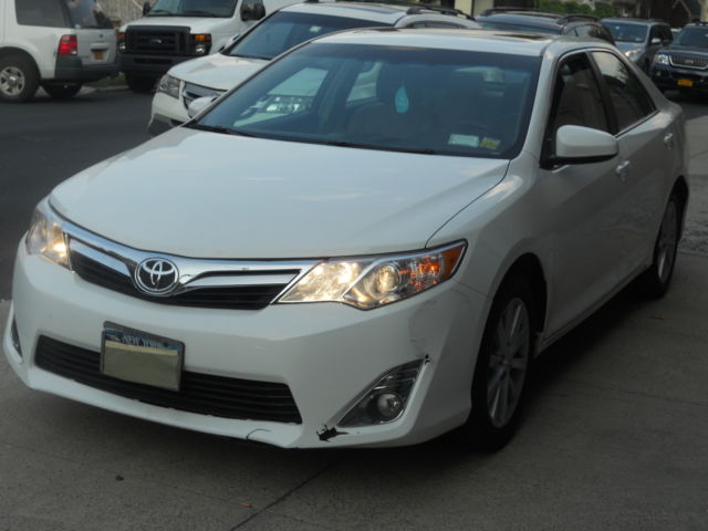 Toyota : Camry XLE Moonroof 12 camry xle moonroof 59 k off lease 1 owner 1 driver smoke free absolute sale