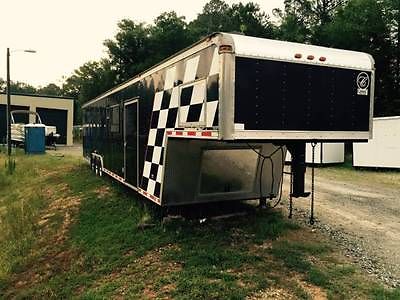 2001 Classic 44' Enclosed Gooseneck Car Hauler Stainless Work Bench BIN