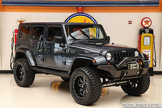 Jeep : Wrangler Unlimited Sahara Clean Carfax Winch V6 Super Clean We Finance!