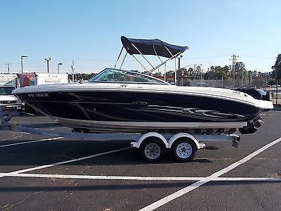 2005 Sea Ray 220 Select, low hours, blue hull, bow rider