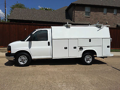 GMC : Savana 3500  2015 gmc savana cargo van 3500 v 8 6.0 engine super nice like new only 6946 miles