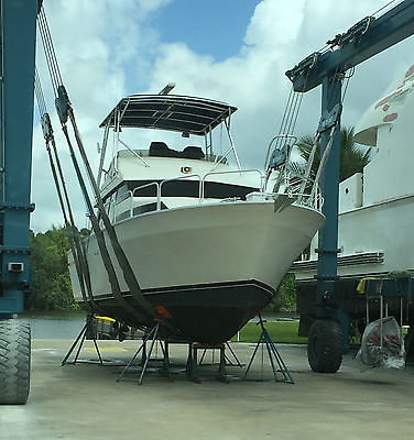 35' Feet 1989 Mainship Mediterranean Power Cruiser Convertible Boat