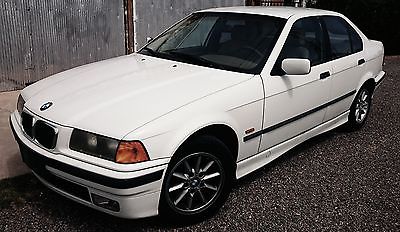 BMW : 3-Series Base Sedan 4-Door 1997 bmw 318 i base sedan 4 door 1.9 l