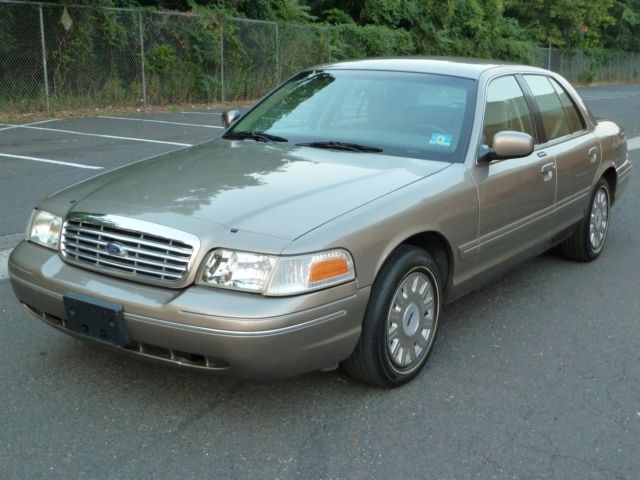 Ford : Crown Victoria ORIGINAL LOW MILES 1-OWNER CLEAN CARFAX GARAGED EXTRA CLEAN HEATED MIRRORS CRUISE CONTROL COLD A/C RUNS DRIVES GREAT