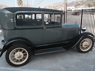 Ford : Model A Deluxe 1929 ford model a green and black fully restored sedan delivery model