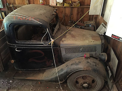 Ford : Other 1/2 Ton 1937 ford truck 1 1 2 ton complete with flat bed solid