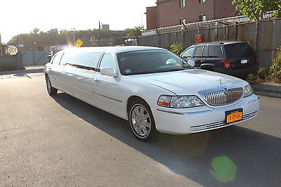 Lincoln : Town Car Limo 2006 lincoln town car executive limo 4.6 l limousine in excellent condition
