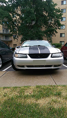 Ford : Mustang GT 2000 ford mustang gt coupe 2 door 4.6 l