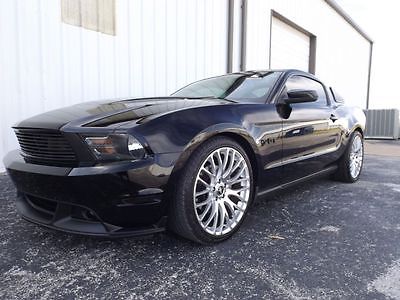 Ford : Mustang GT 2010 mustang gt 5 speed wheels exhaust intake lowered pano black black