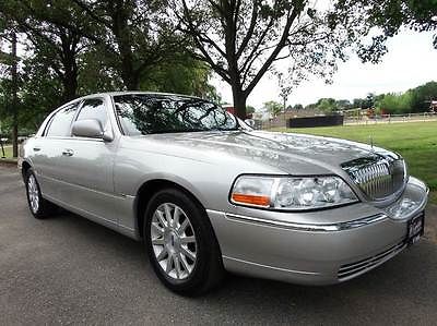 Lincoln : Town Car Signature 4dr Sedan 2007 lincoln town car signature like new must see