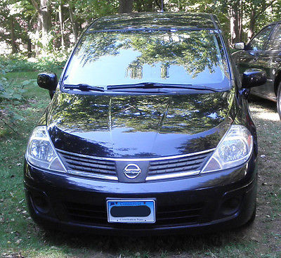 Nissan : Versa Hatchback 4-Door Mint 2008 Nissan Versa Hatchback 4-Door 1.8L Automatic Power Windows Air Blac